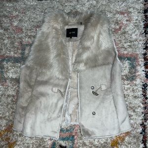 Fur vest